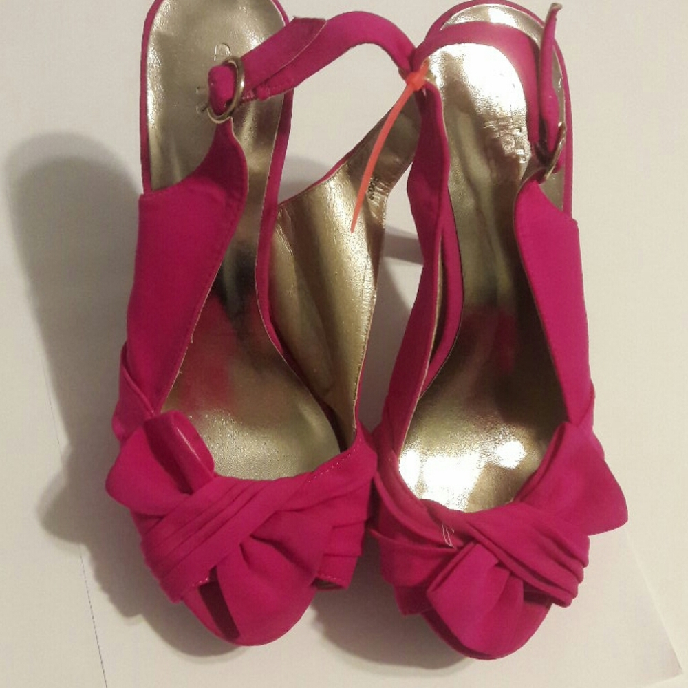 Charlotte russe pink / purple pumps size 8